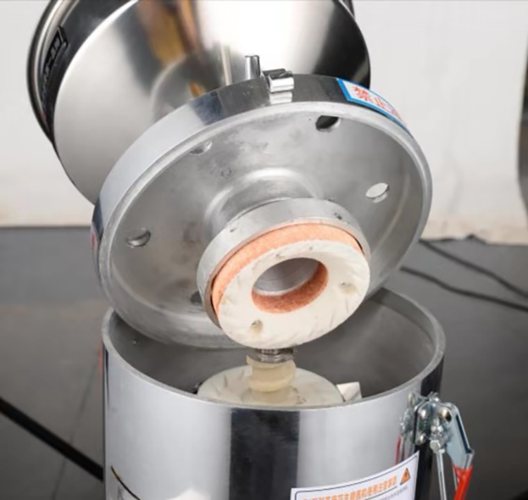 Sprzedam maszynę do masła orzechowego